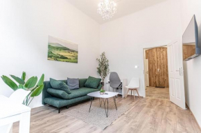 18 min to City Center via U3 - Lovely 1BR Ground Floor Gem
